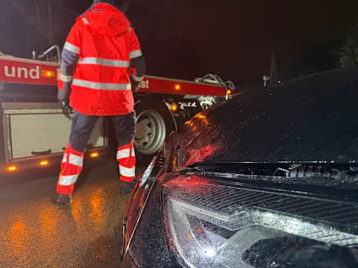 Abschleppdienst Auto Henrich GmbH — Kundenfoto